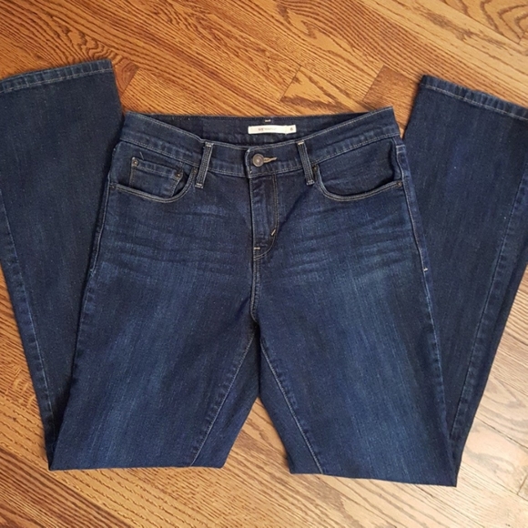 Women's 515 Boot Cut Levi's. - Picture 3 of 7